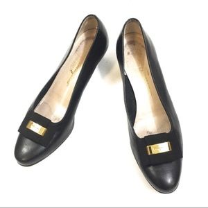 Salvatore Ferragamo rounded toe heels Sz 8B